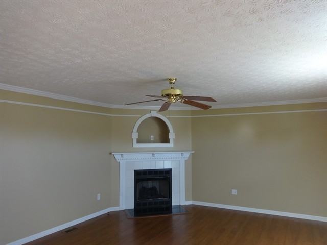 626 Riverby Ln - Photo 3 of 18