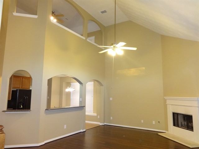 2002 Lulach Ln - Photo 3 of 12
