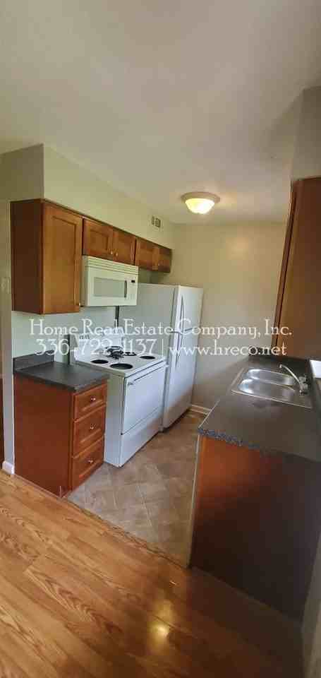 3463 Valley Rd - Photo 6 of 9