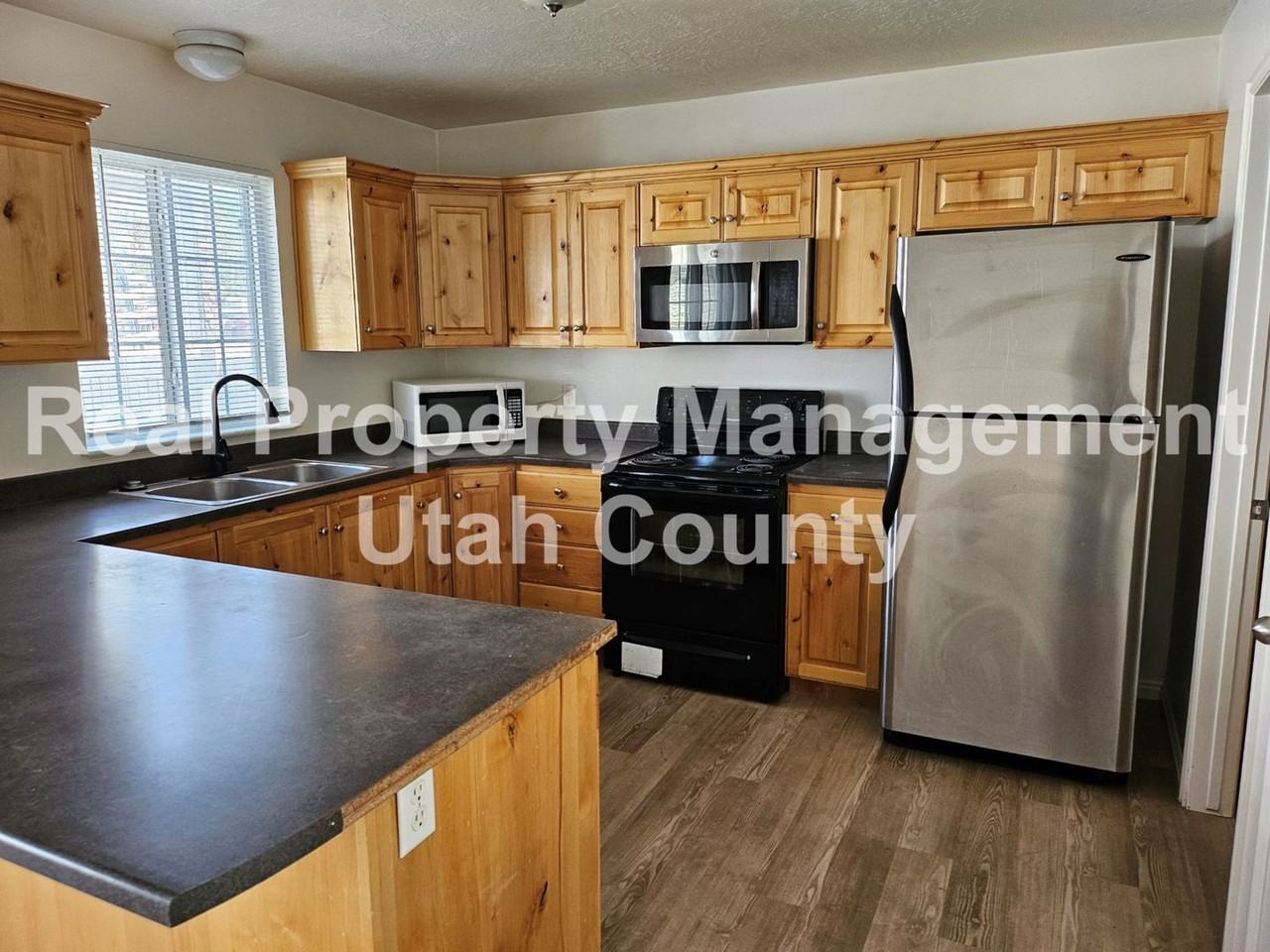 491 N 1235 W - Photo 3 of 19