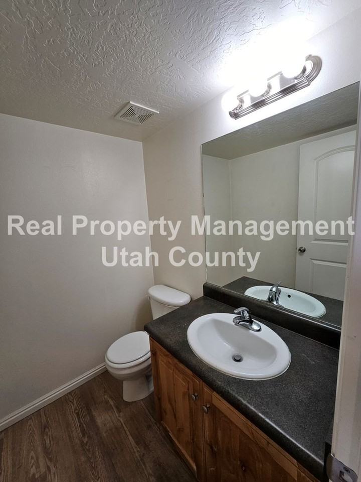 491 N 1235 W - Photo 5 of 19