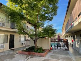 featured image of 10600 Poplar St