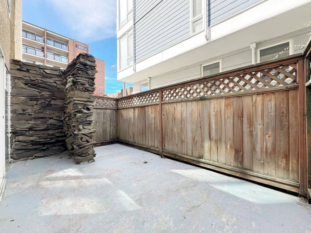 Bellevue Manor Apartements - Photo 6 of 28