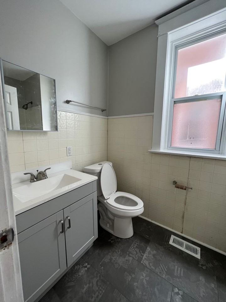 4650 Michigan Ave - Photo 2 of 15