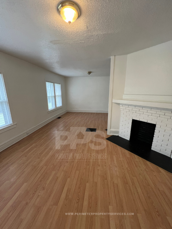 957 White St Sw - Photo 3 of 12