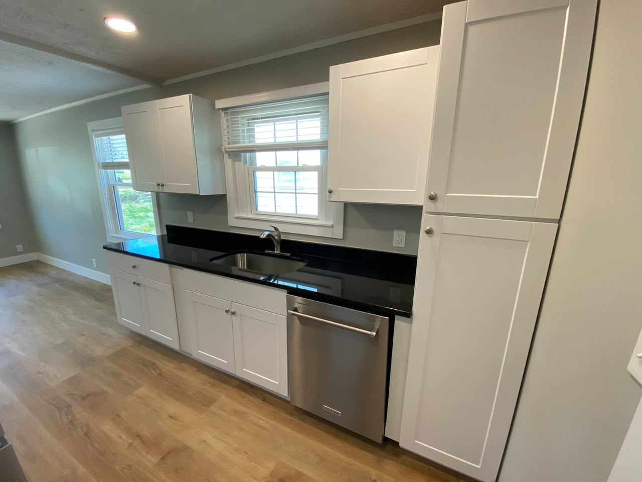 2209 N 38th Ave - Photo 5 of 15