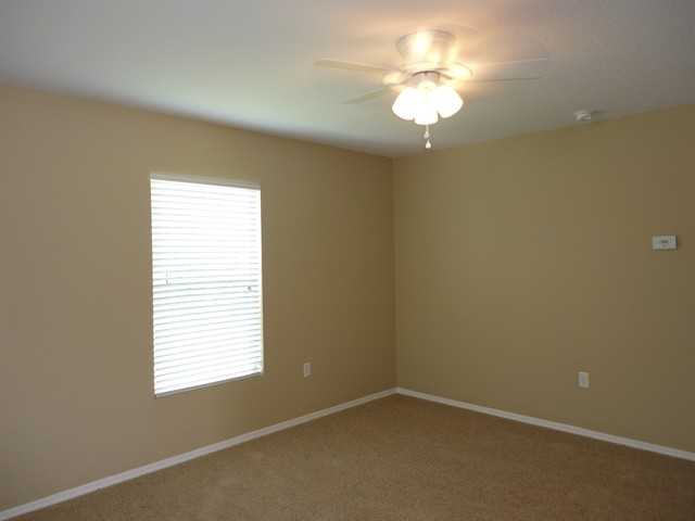 1733 Strathmore Cir - Photo 3 of 14