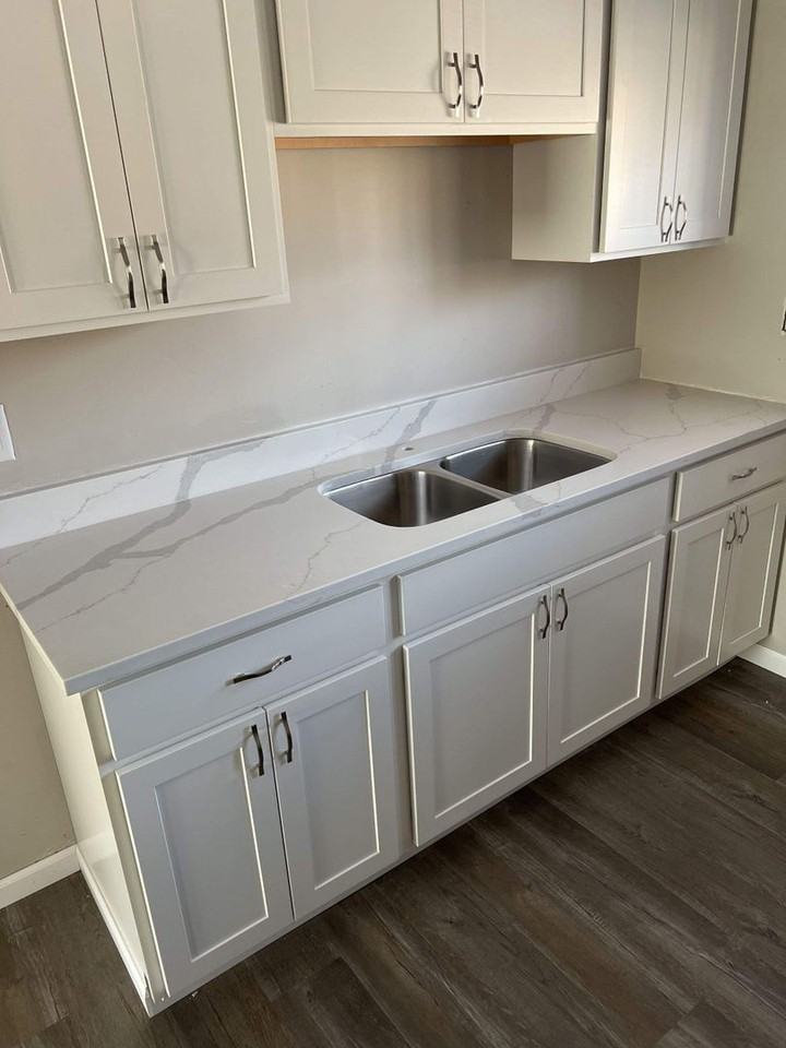 500 S Lawrence St - Photo 2 of 7