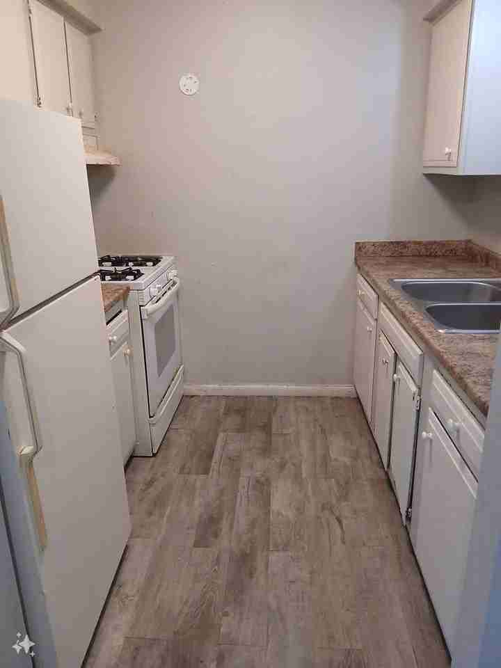 6372 N. 89th St - Photo 3 of 12