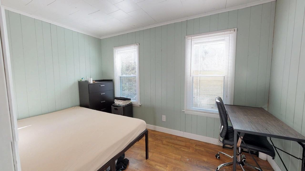 2 Florence Ave - Photo 3 of 8