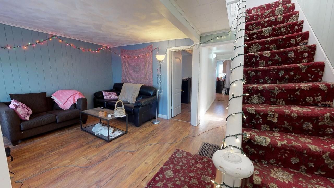 2 Florence Ave - Photo 5 of 8