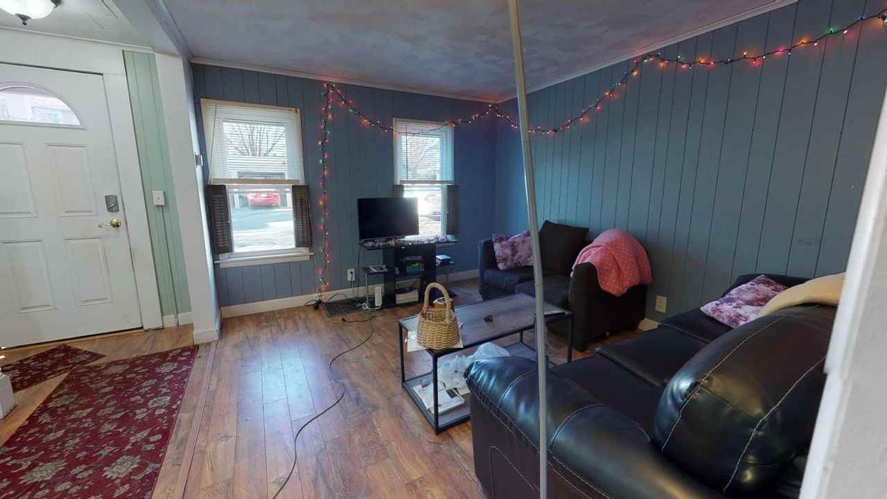 2 Florence Ave - Photo 6 of 8