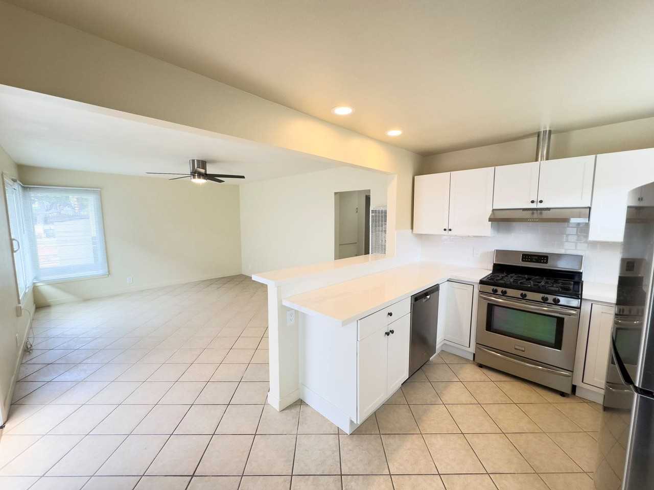 513-515 North Ditmar St - Photo 2 of 12