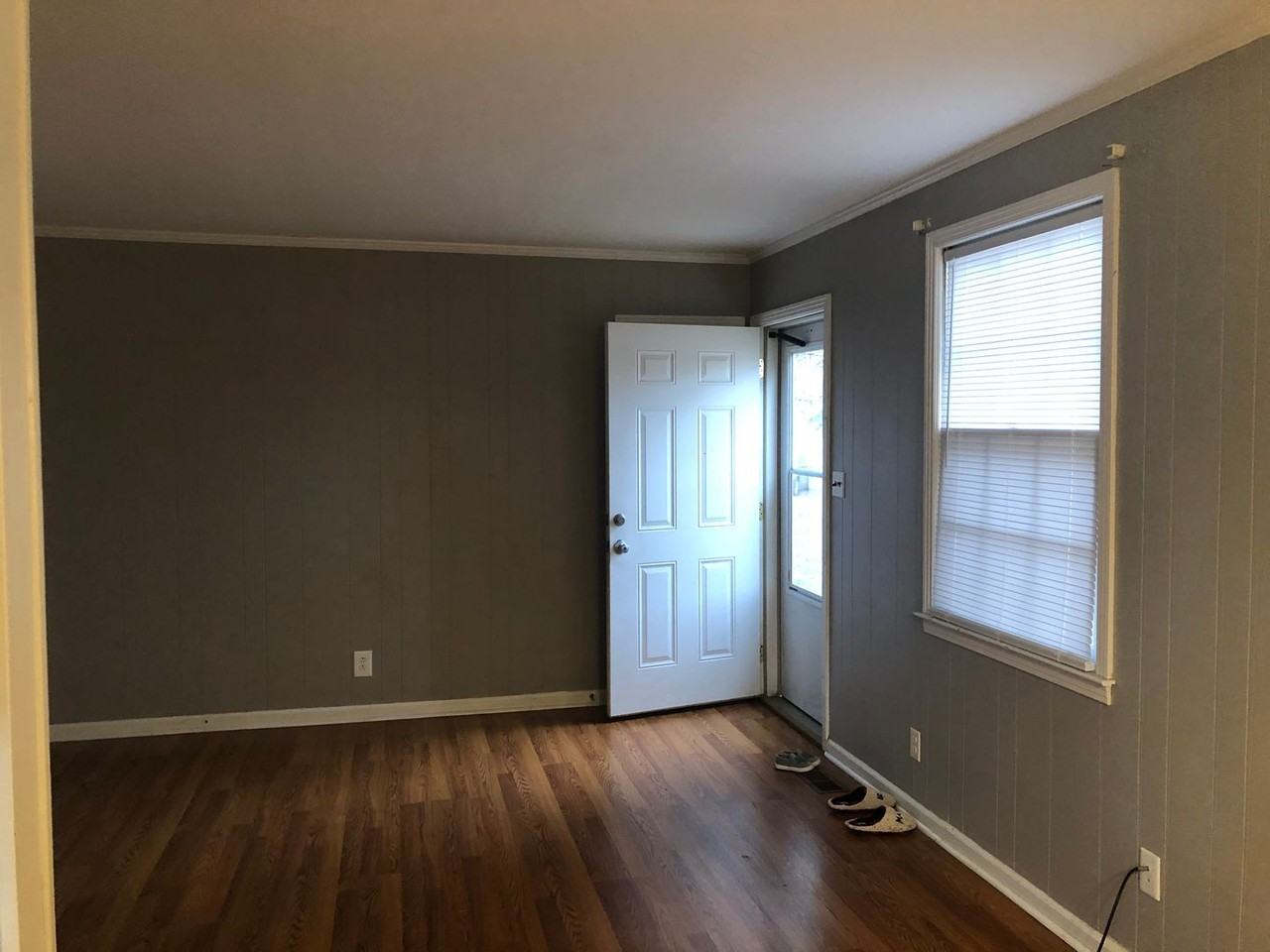 225 Old Hopkinsville Hwy - Photo 2 of 9