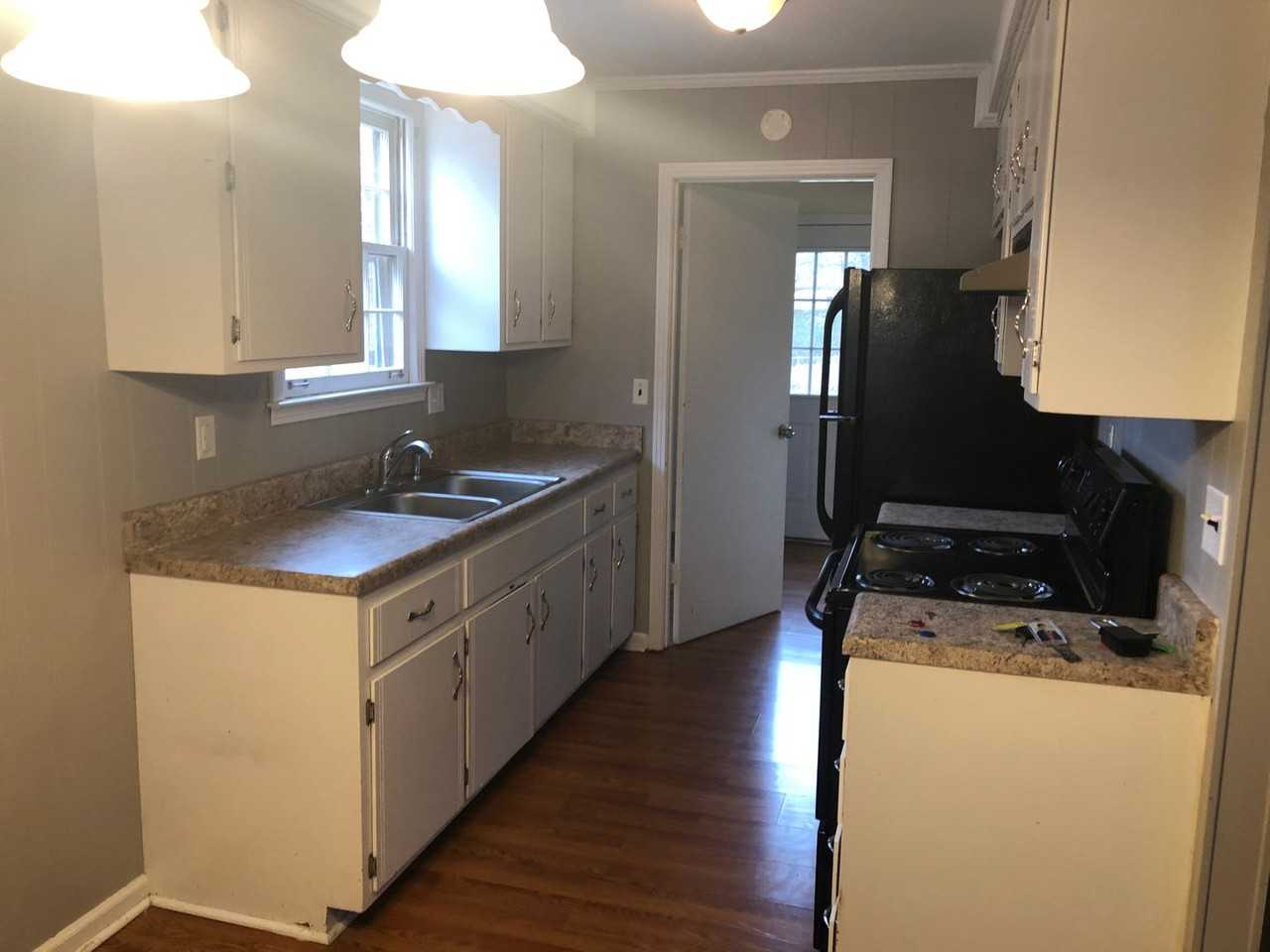 225 Old Hopkinsville Hwy - Photo 3 of 9