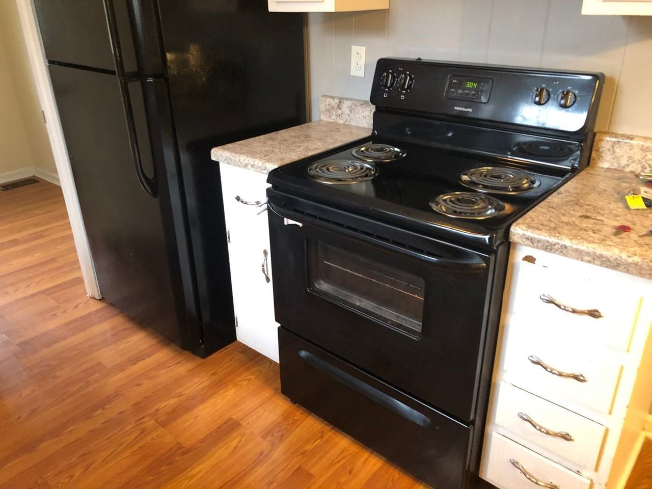225 Old Hopkinsville Hwy - Photo 5 of 9