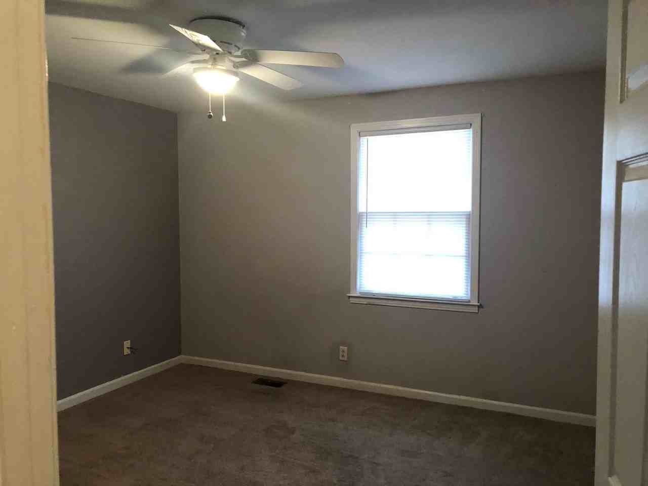 225 Old Hopkinsville Hwy - Photo 7 of 9