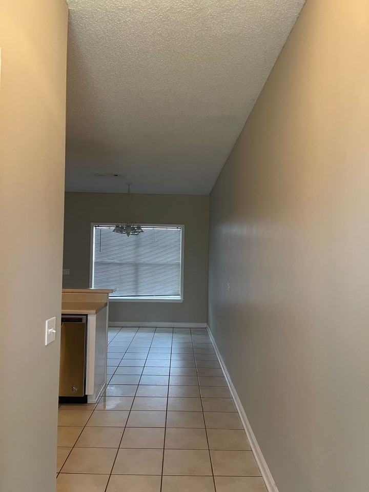 7 Courtyard Way - Photo 2 of 26