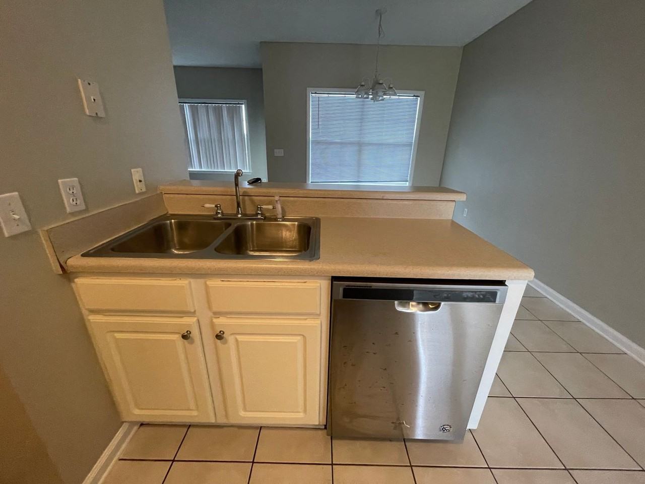 7 Courtyard Way - Photo 4 of 26