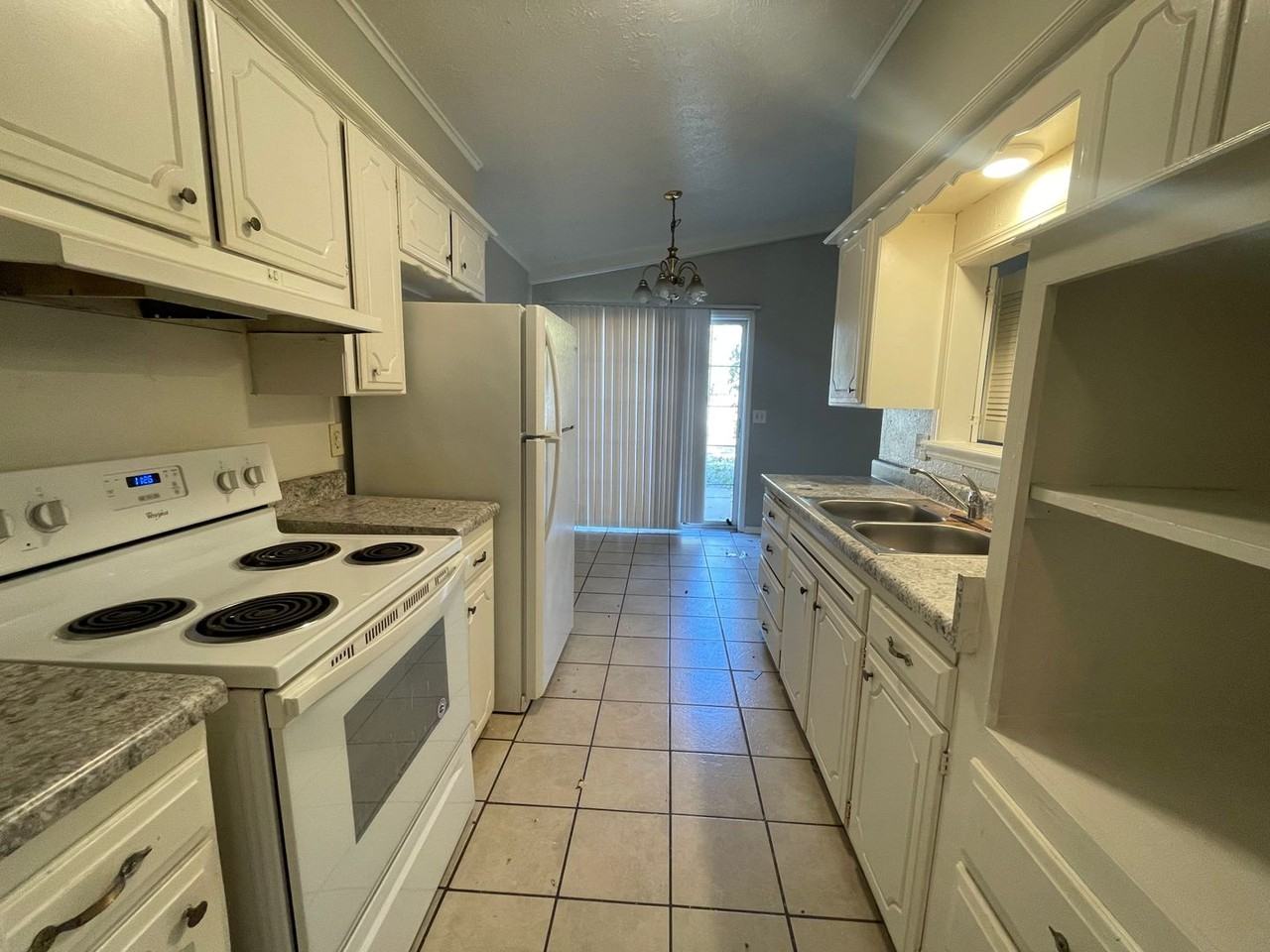 1201 Nw 104th Ter - Photo 2 of 19