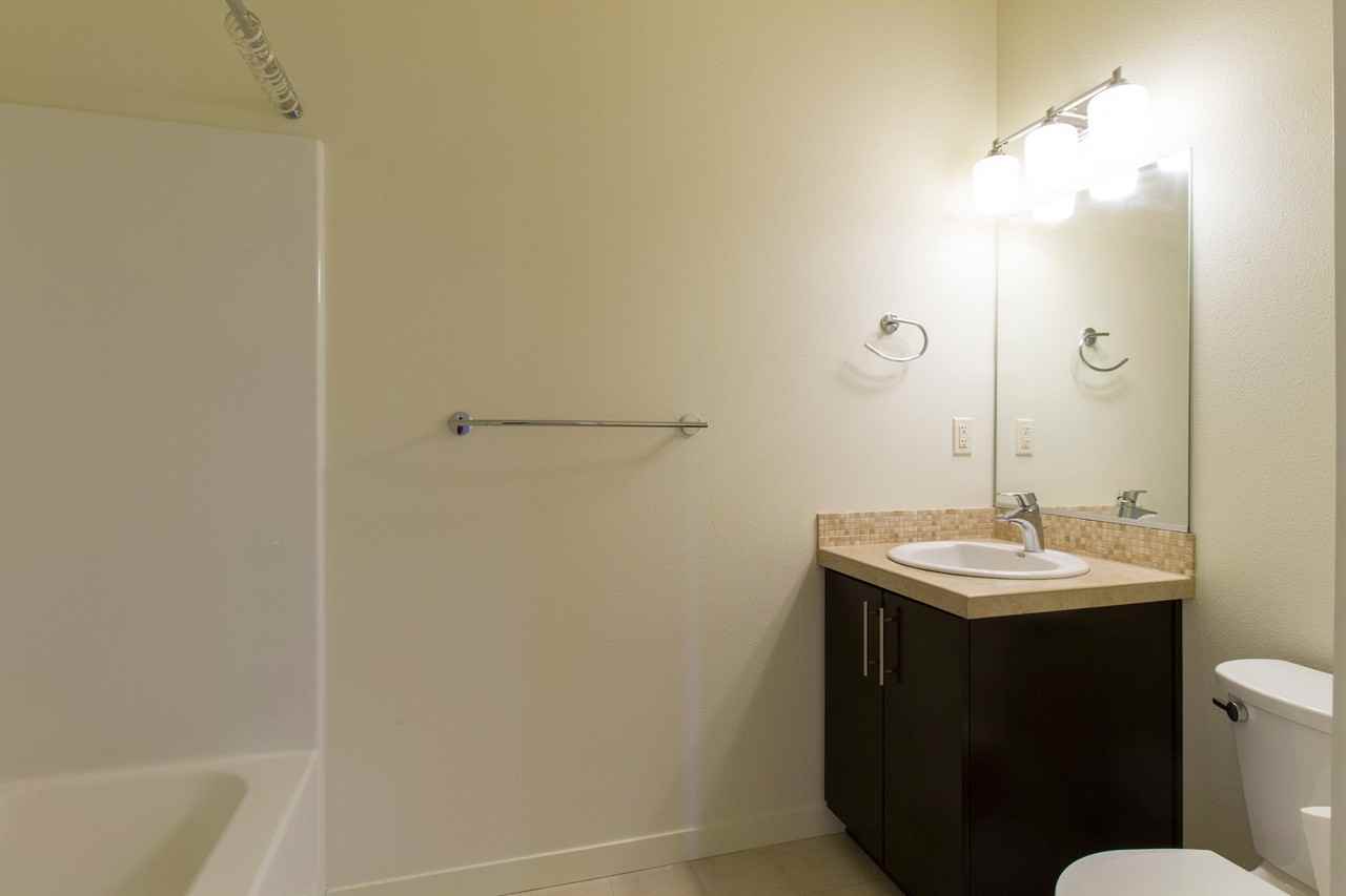 13925 Sw Meridian St #402 - Photo 6 of 20