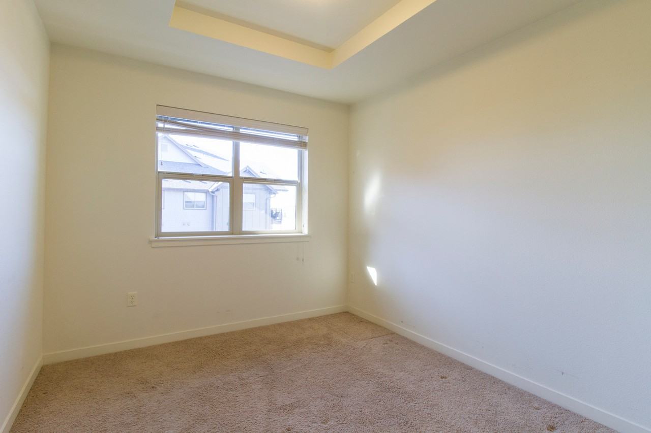 13925 Sw Meridian St #402 - Photo 7 of 20