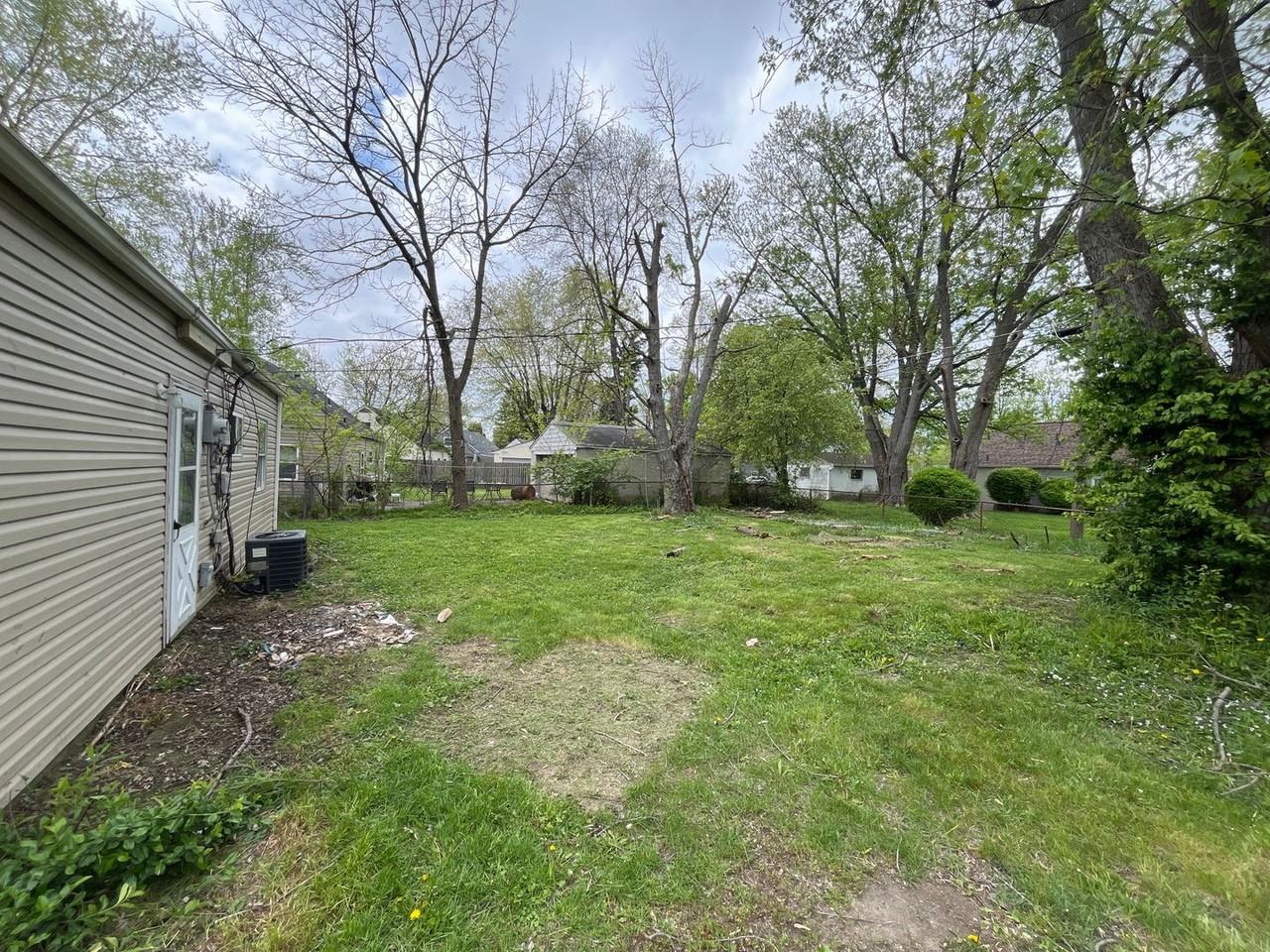 1023 Dimson Dr E - Photo 3 of 19