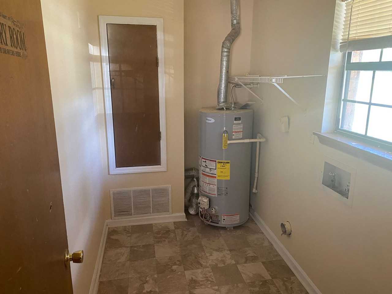 2105 Vail Dr - Photo 5 of 14