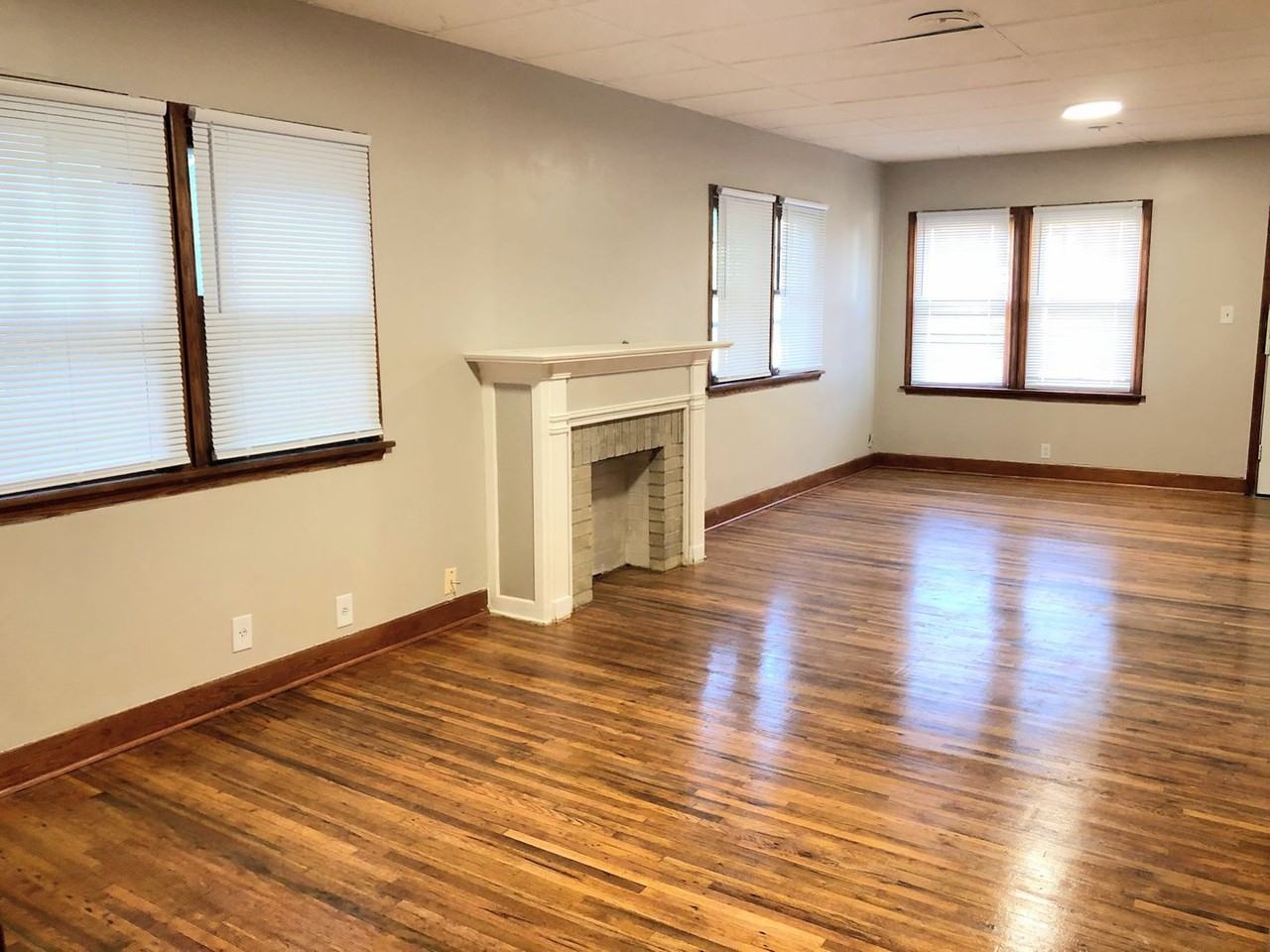 1521 N Washington St - Photo 3 of 13