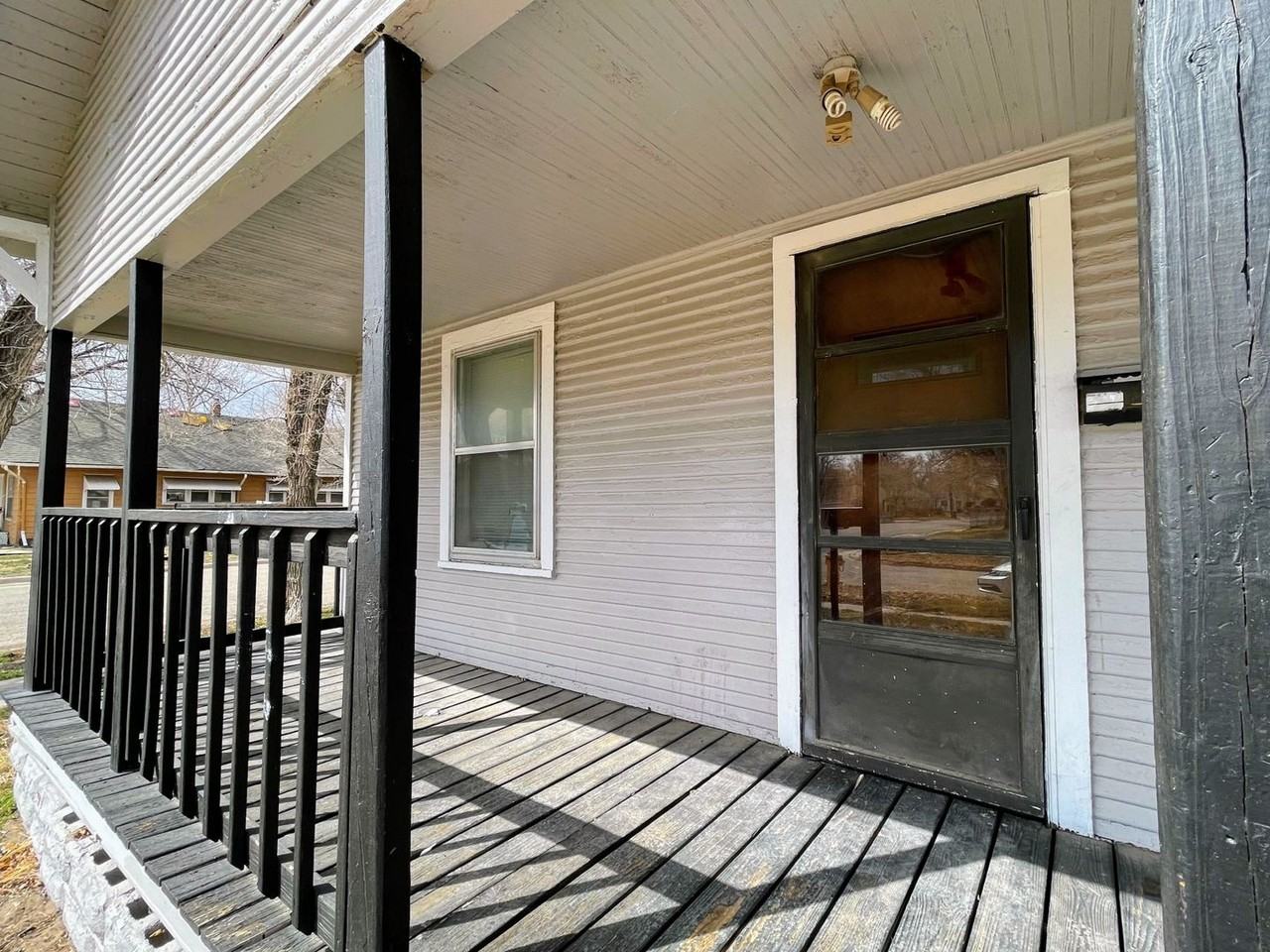 520 W 8th Ave - Photo 3 of 21