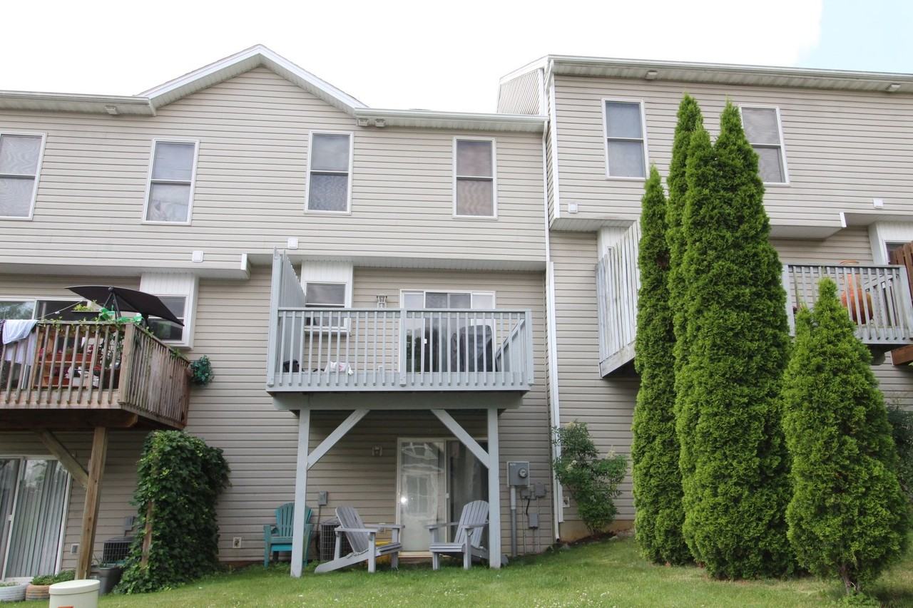 865 Camelot Ln - Photo 2 of 27