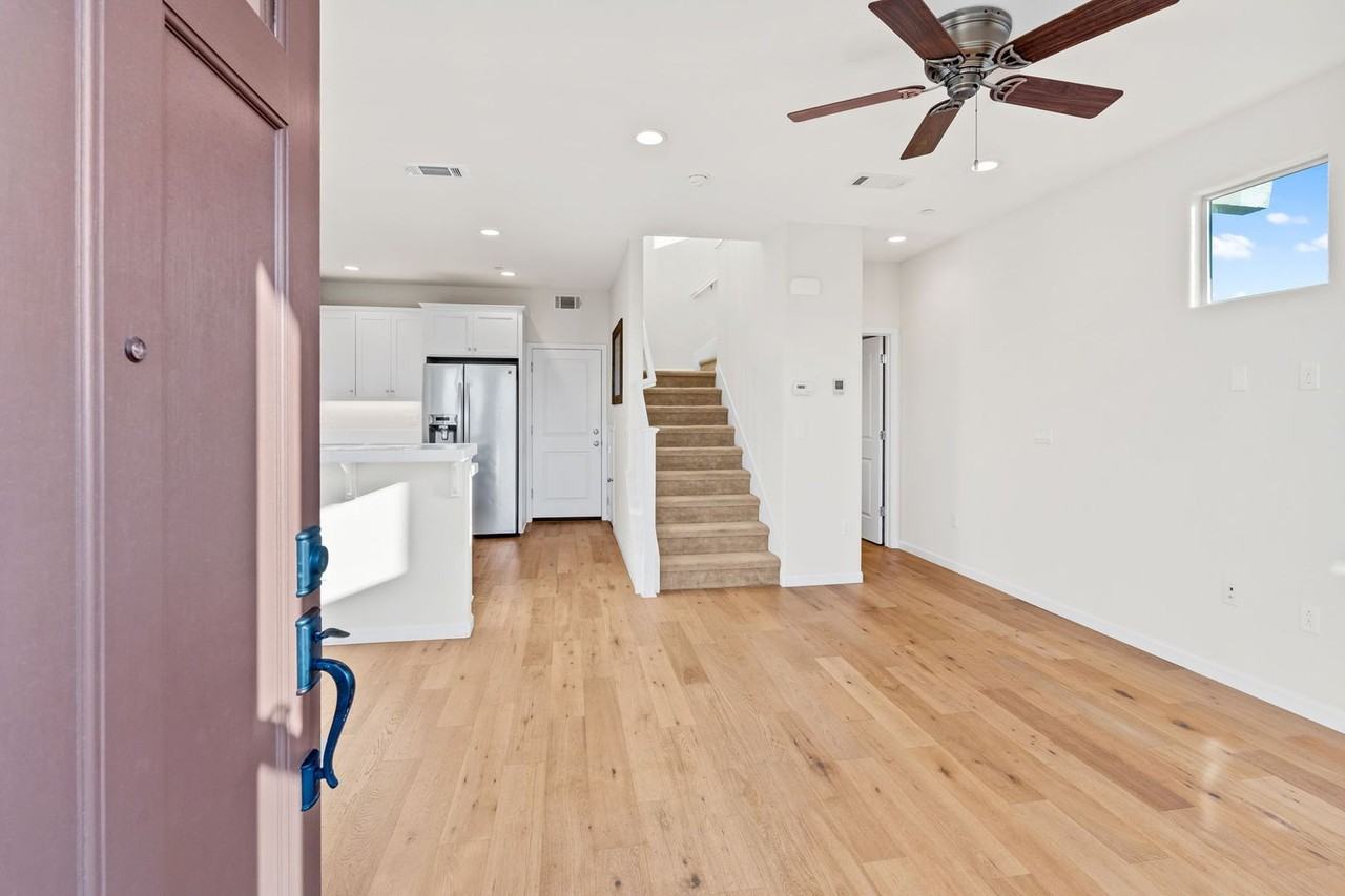 2594 1st St #D - Photo 3 of 34