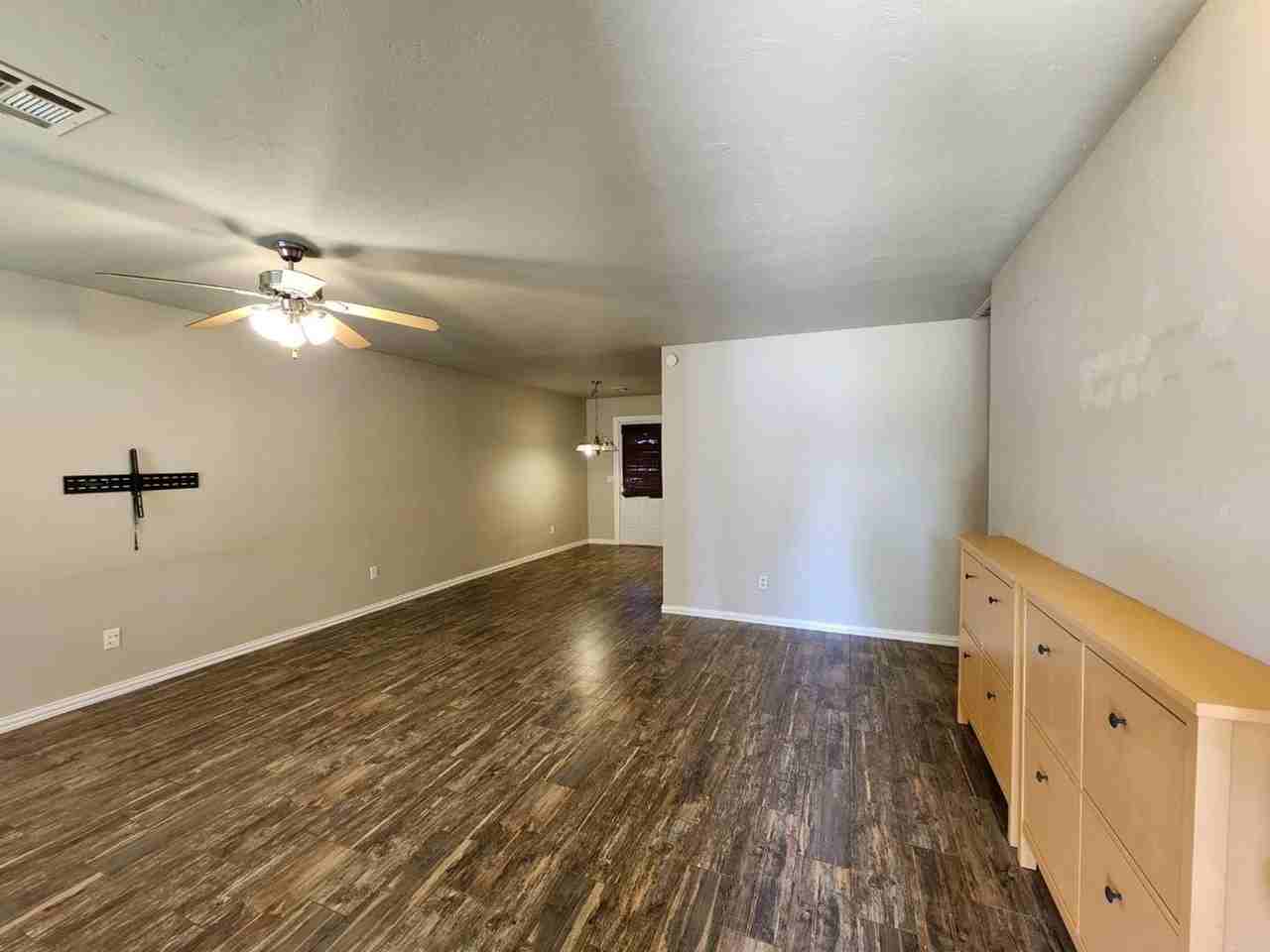 525 Nw 111th St - Photo 3 of 41