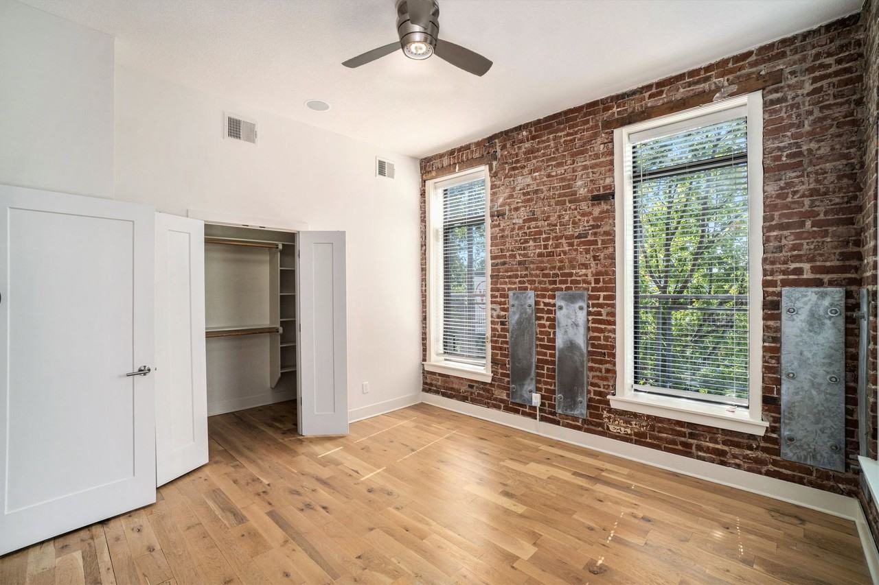 435 Westport Rd - Photo 6 of 50