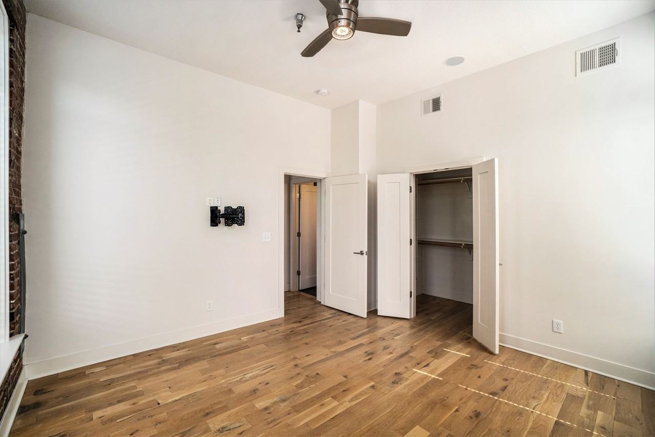 435 Westport Rd - Photo 7 of 50