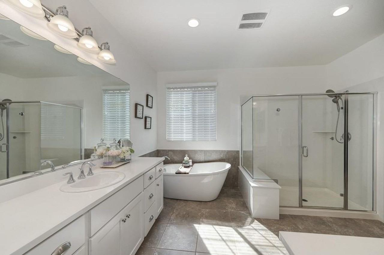 5025 Southbury Dr - Photo 2 of 10
