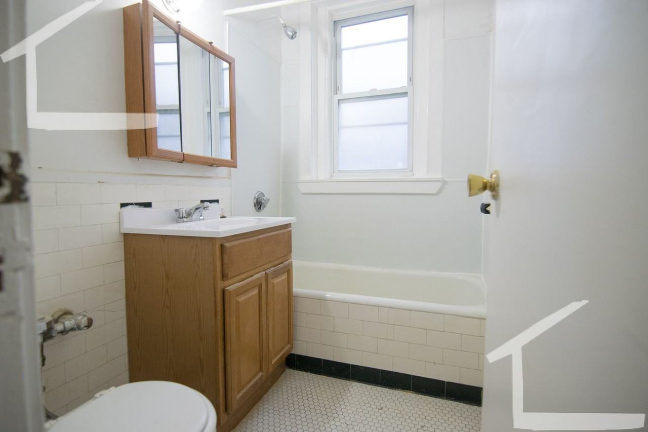 1683 Commonwealth Ave - Photo 3 of 9