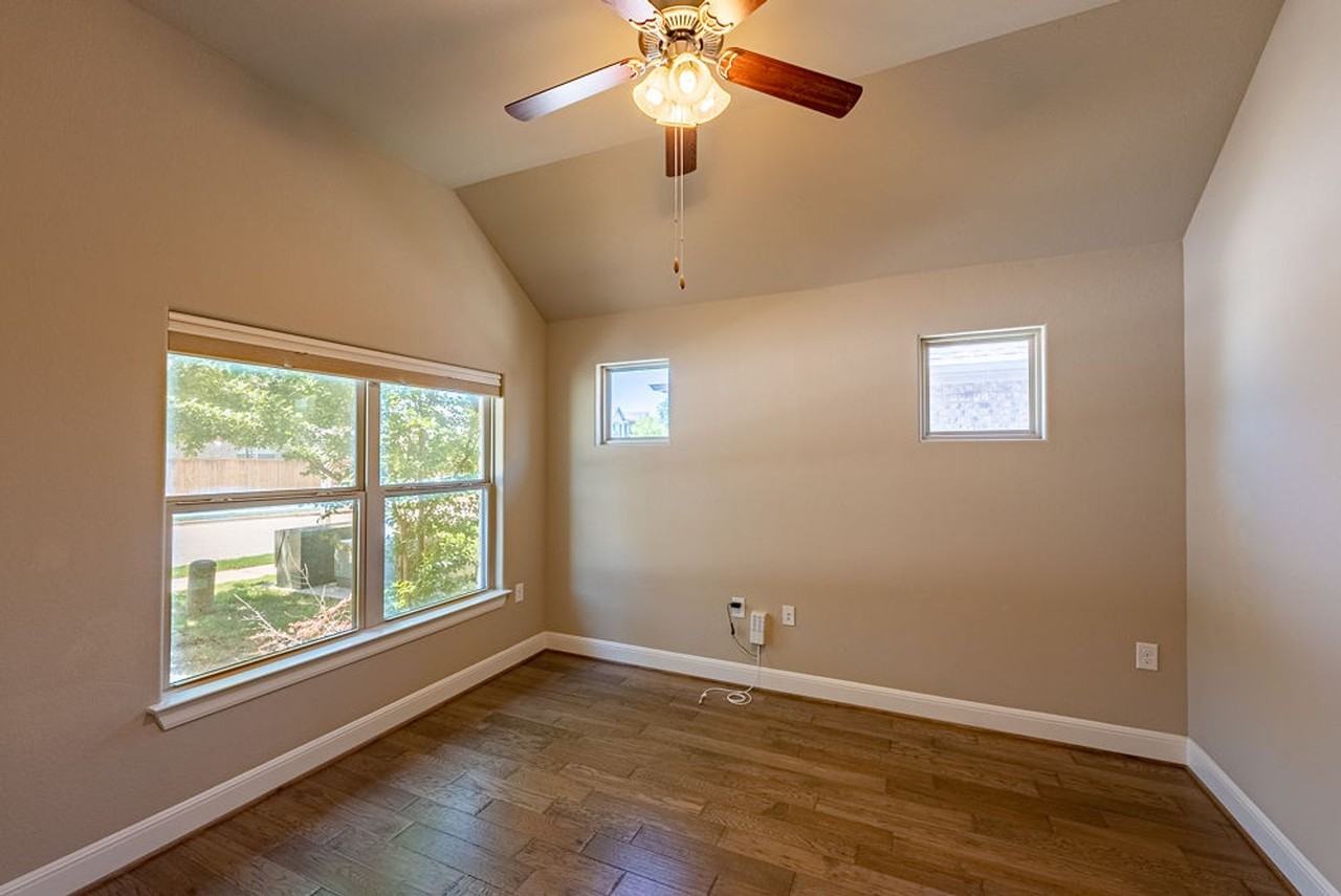 13609 Camp Comfort Ln - Photo 6 of 26