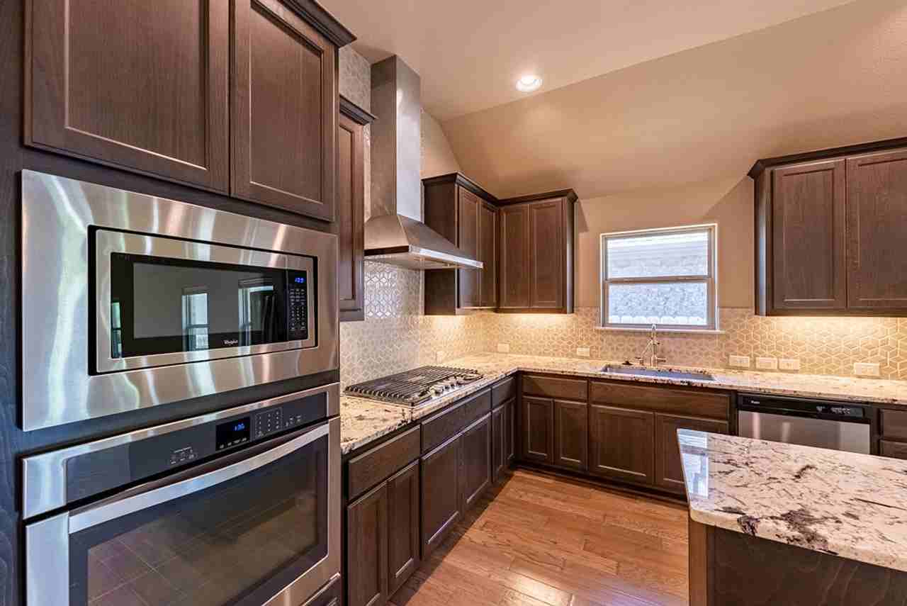 13609 Camp Comfort Ln - Photo 7 of 26