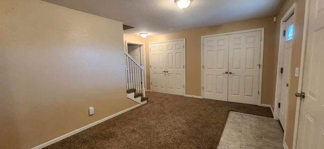 2116 Thompson Dr - Photo 5 of 31