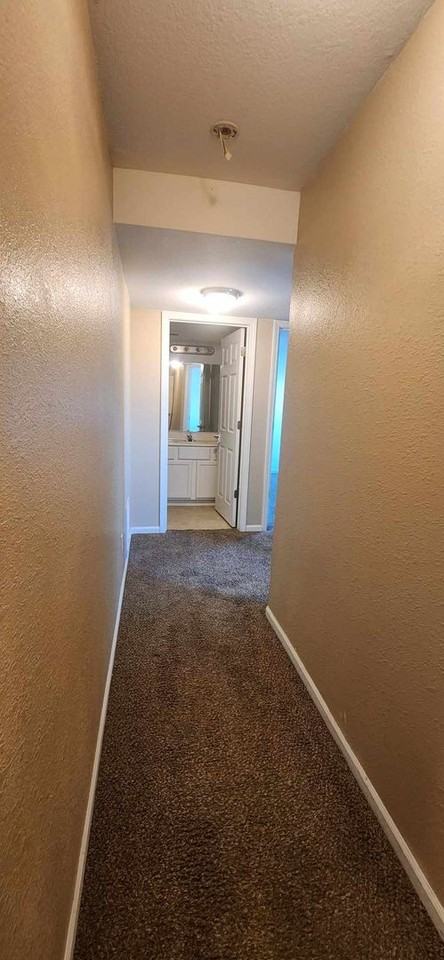 2116 Thompson Dr - Photo 7 of 31