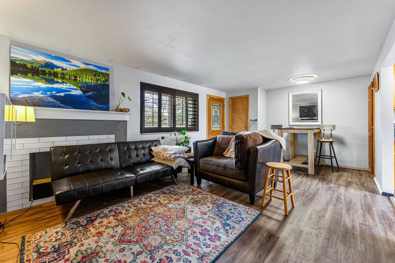 5710 S Julian St - Photo 4 of 24