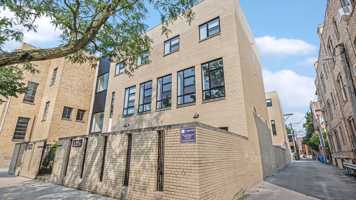 featured image of 1218 W Lexington St