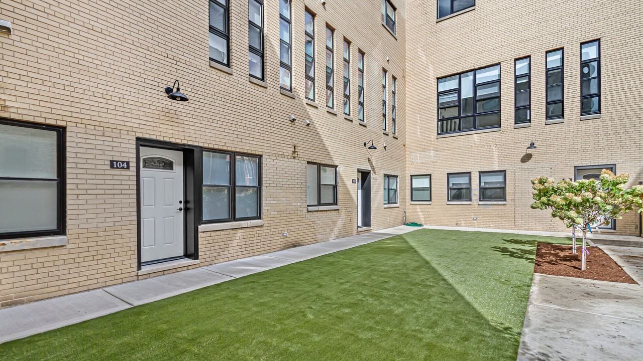 1218 W Lexington St - Photo 2 of 14