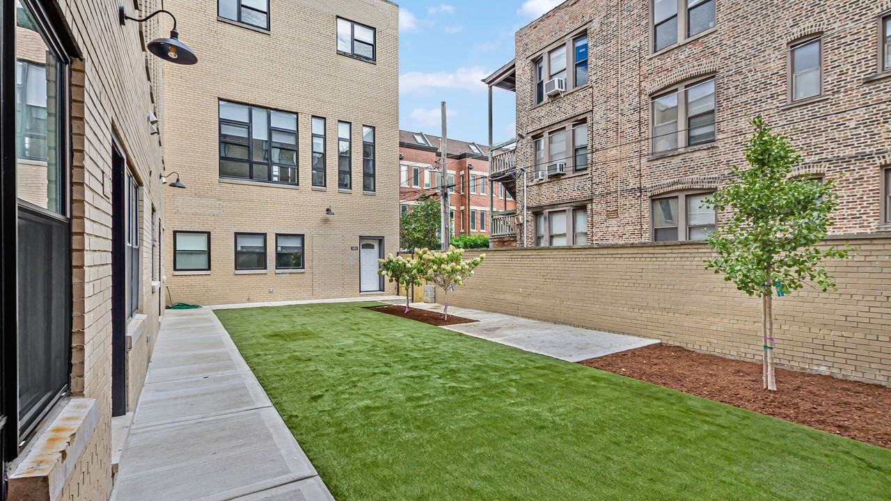 1218 W Lexington St - Photo 3 of 14