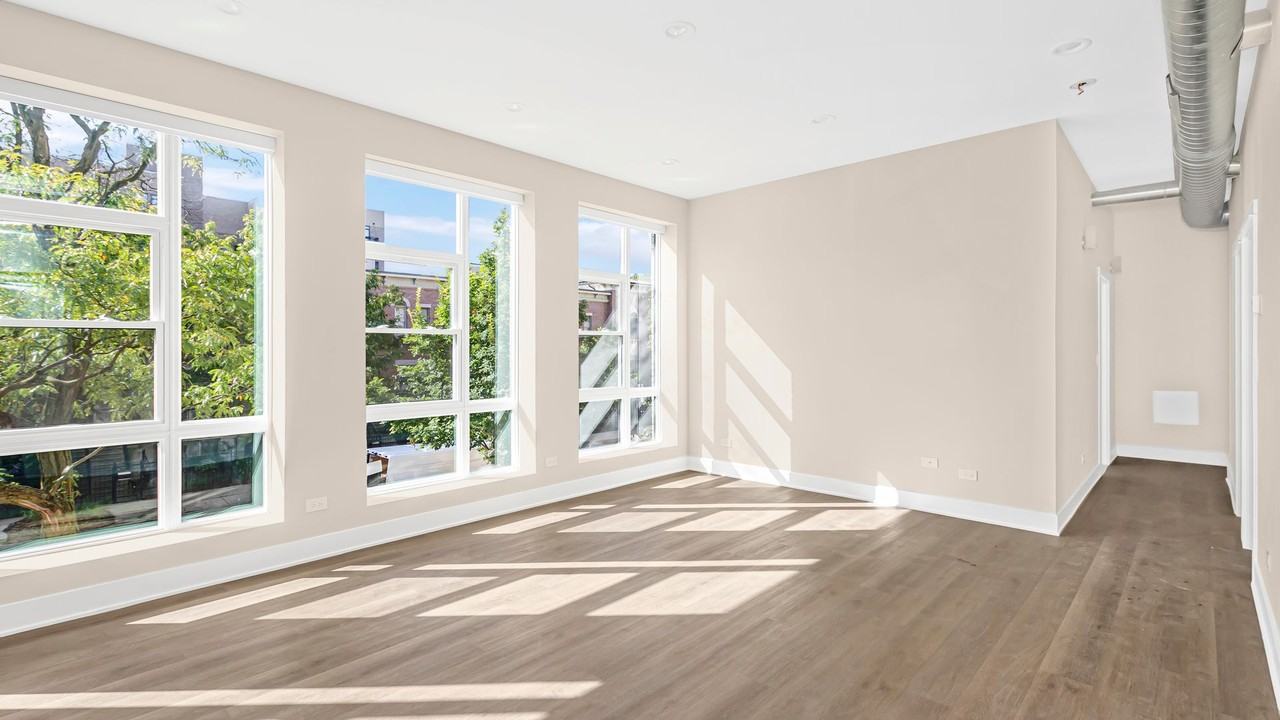 1218 W Lexington St - Photo 4 of 14