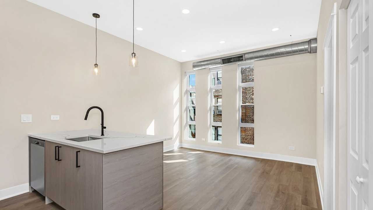 1218 W Lexington St - Photo 7 of 14