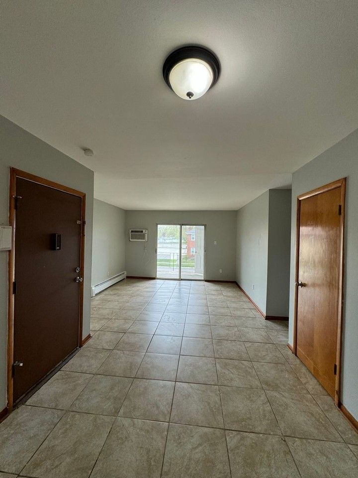 18305 Exchange Ave. - Photo 2 of 12