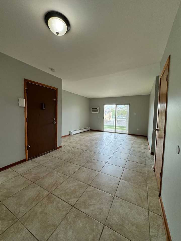 18305 Exchange Ave. - Photo 3 of 12