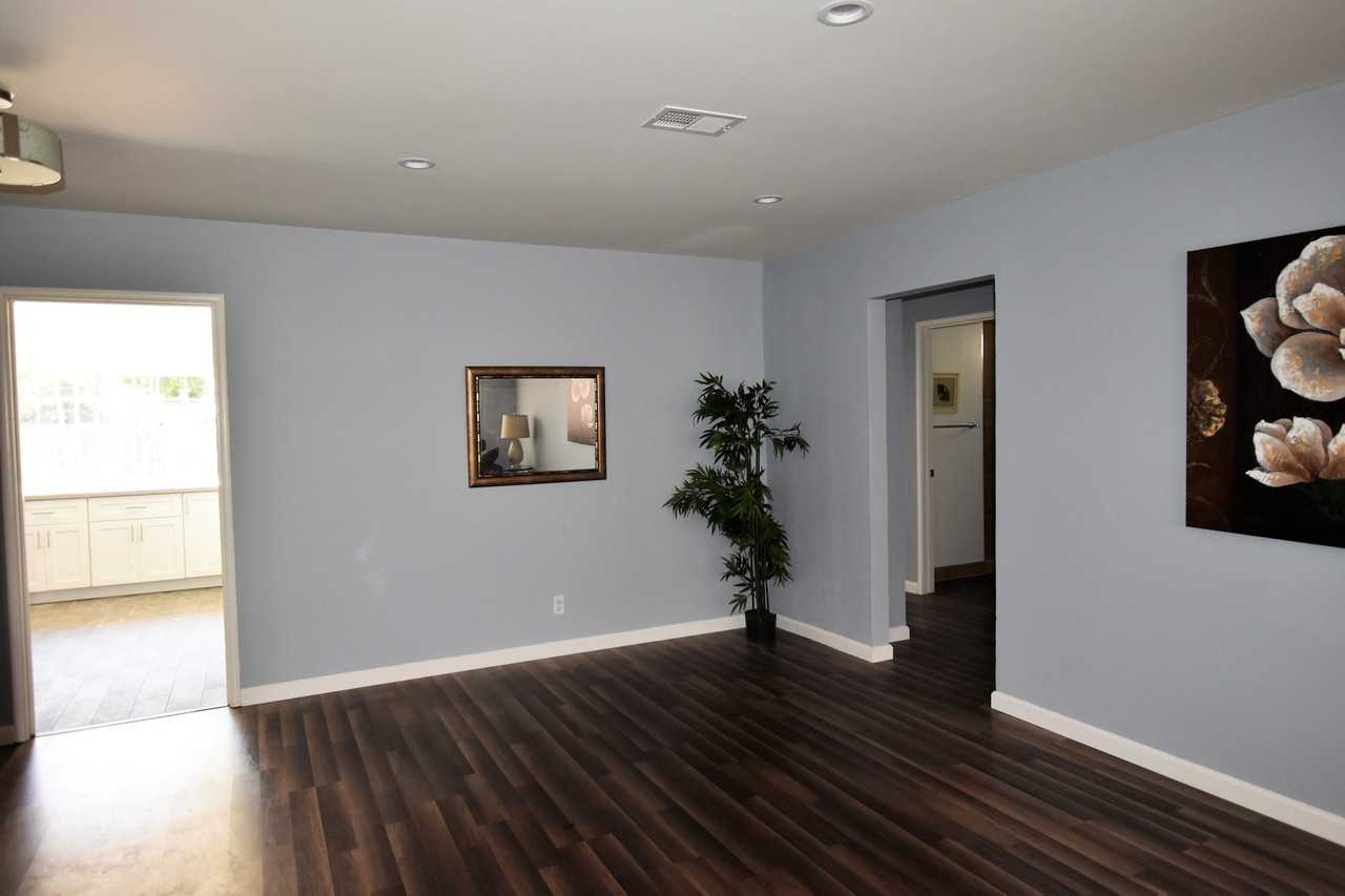 1019 Caldwell Ave - Photo 2 of 9
